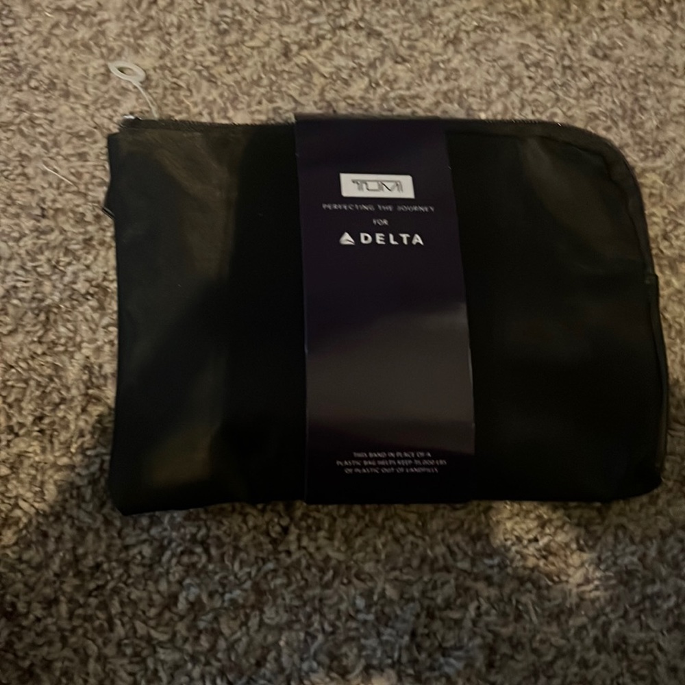 Brand new business class amenities kit